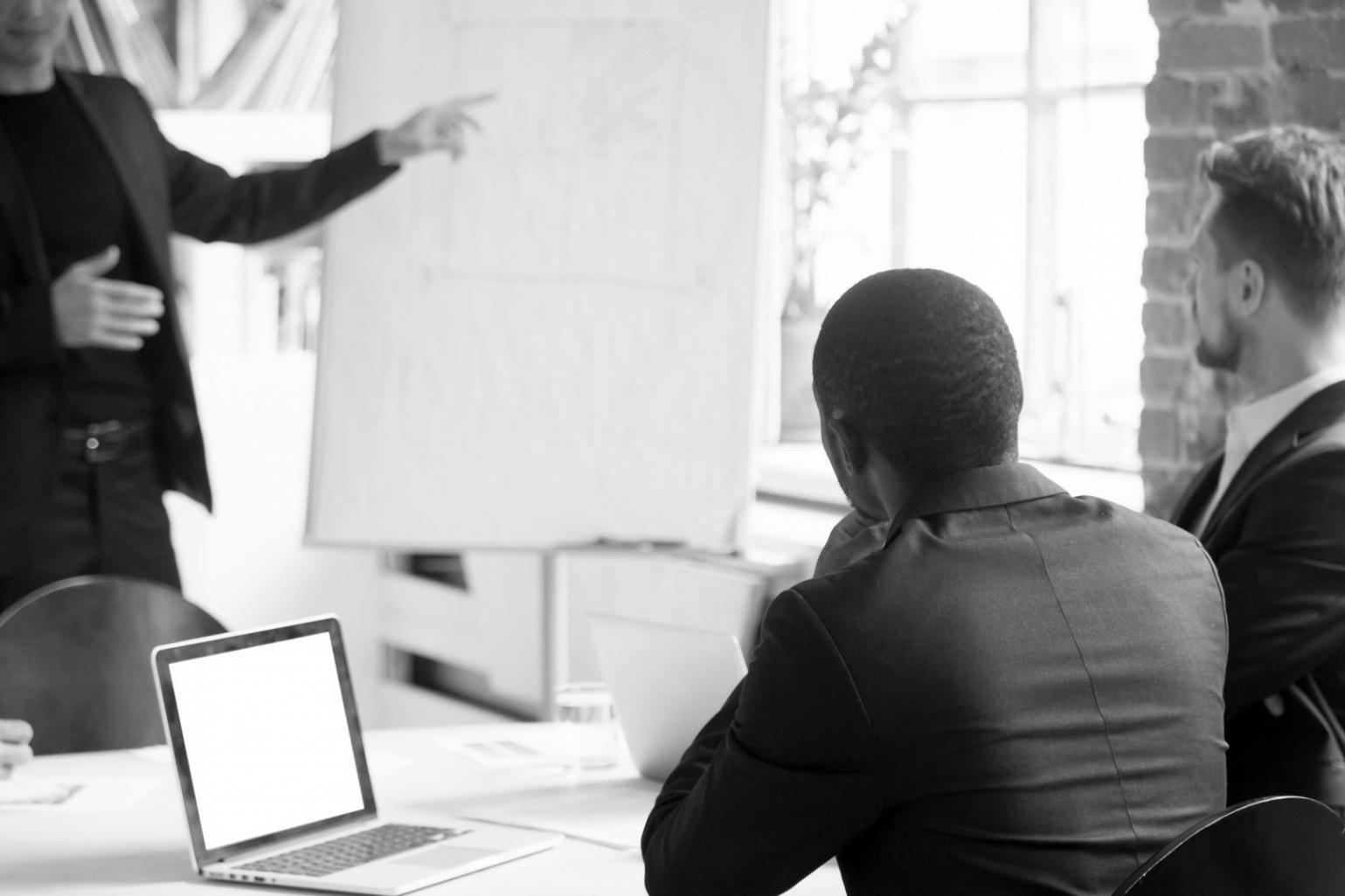 Metodología práctica de análisis financiero en aula especializada